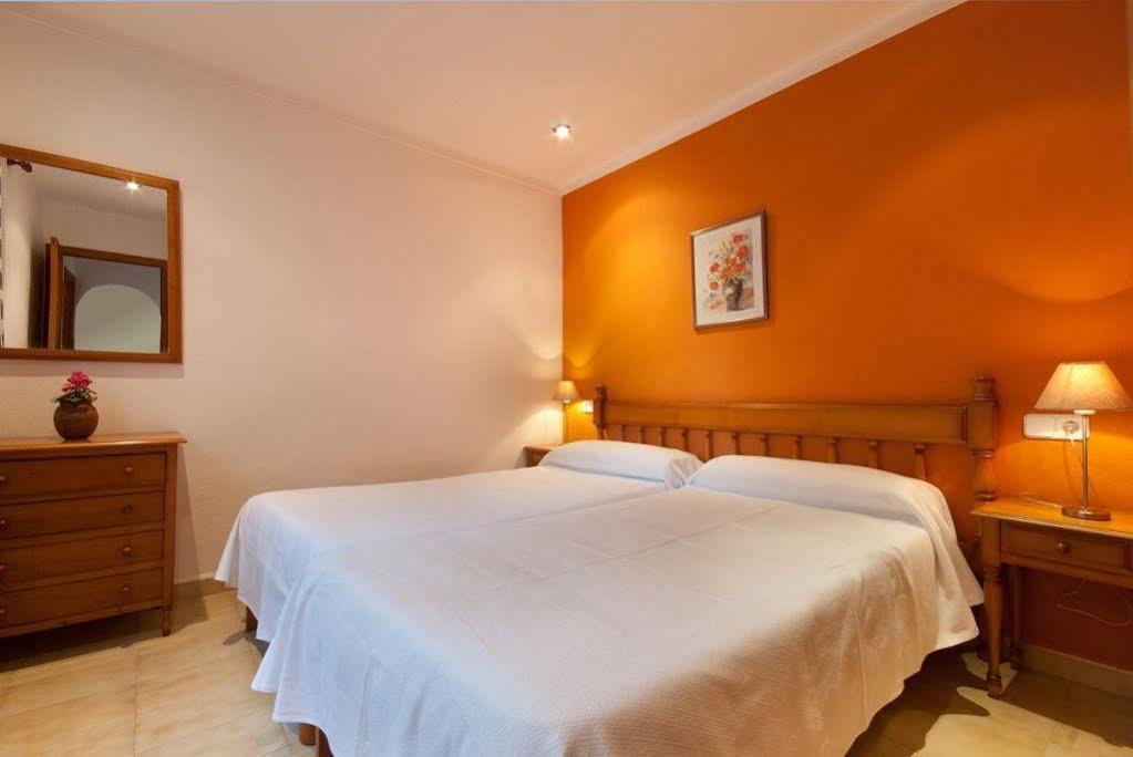 Pinos Altos Apartments Cala San Vicente  Bagian luar foto